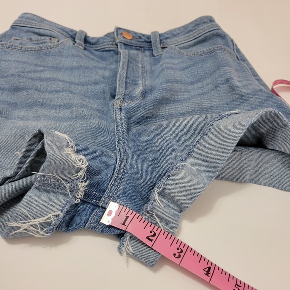 3 / $30 Hollister Ultra High Rise Mom Jean‎ Short 3 / 26 Blue Denim Button Fly - Picture 10 of 11